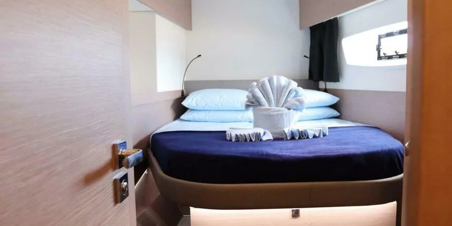 Fountaine Pajot Astrea 42