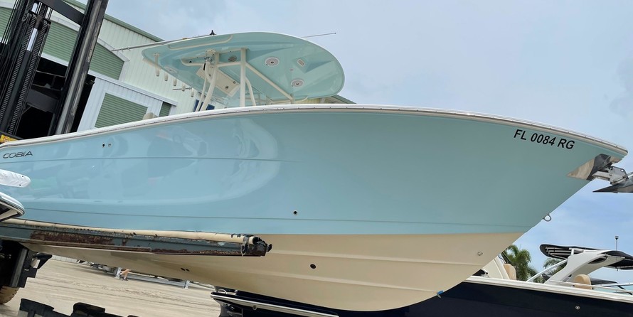 Cobia 217 center console