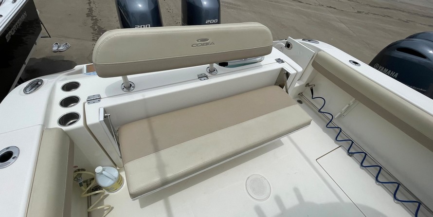 Cobia 217 center console