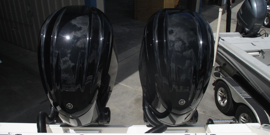 Cobia 217 center console