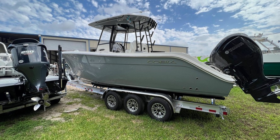 Cobia 217 center console