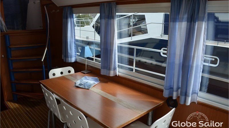 Safari Houseboat 1200