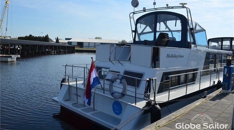 Safari Houseboat 1200