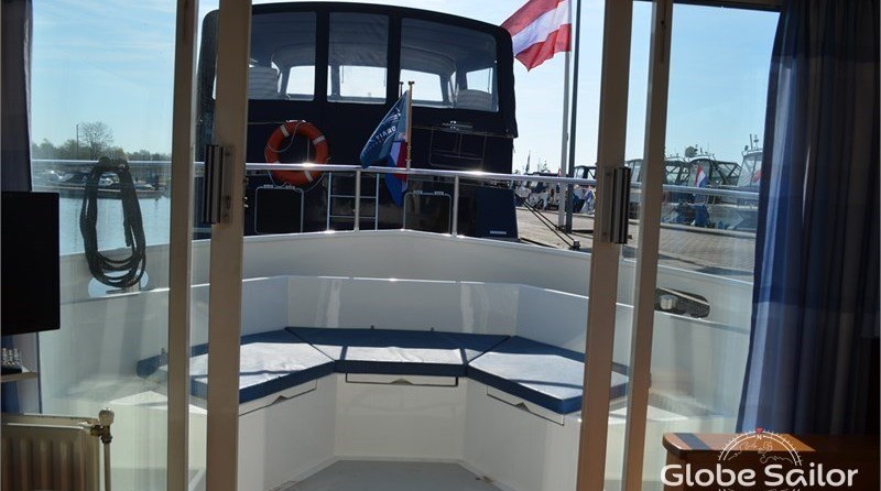 Safari Houseboat 1200