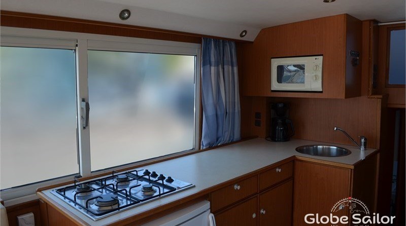 Safari Houseboat 1200