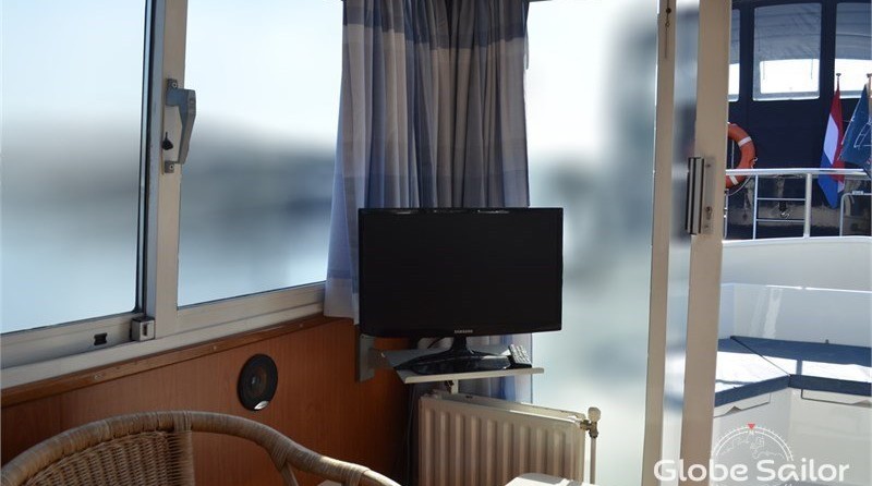 Safari Houseboat 1200