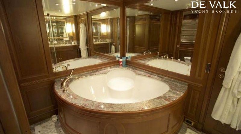 Benetti Tradition 100