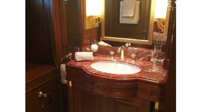 Benetti Tradition 100