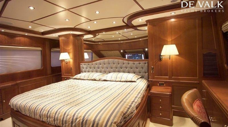 Benetti Tradition 100