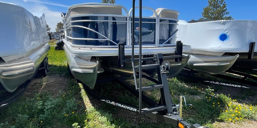 Sun Tracker Party Barge 22XP3 RF