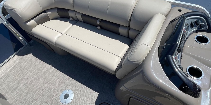 Sun Tracker Party Barge 22XP3 RF