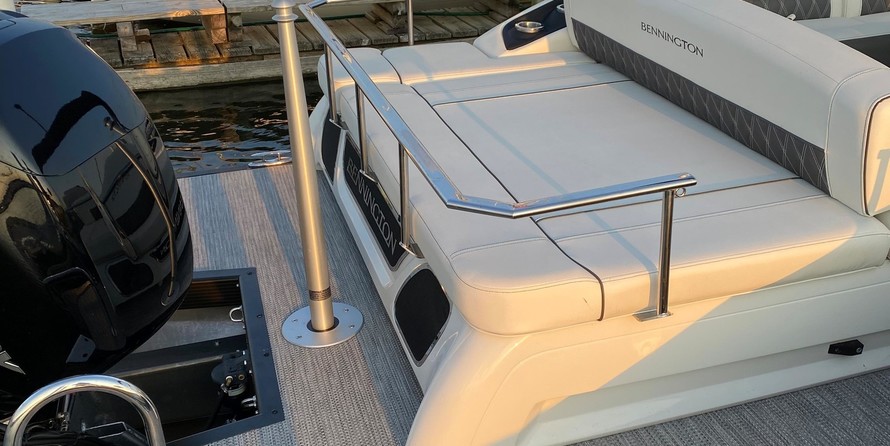 Bennington 25 QSB