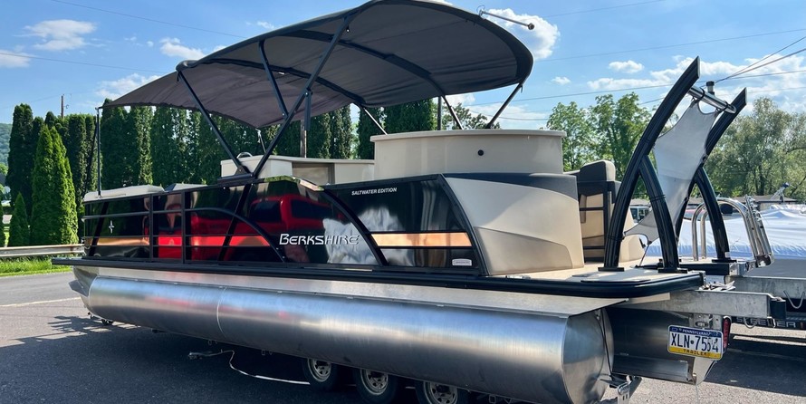 Berkshire 25E STS - Tritoon In Stock