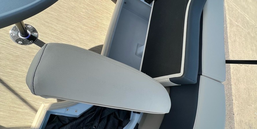 Berkshire 25E STS - Tritoon In Stock