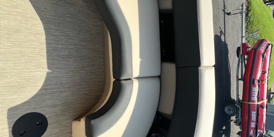 Berkshire 25E STS - Tritoon In Stock