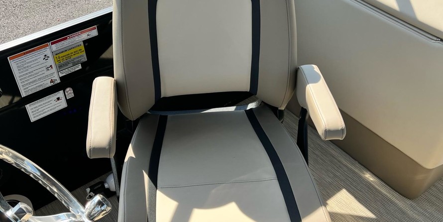 Berkshire 25E STS - Tritoon In Stock