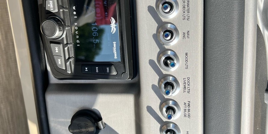 Berkshire 25E STS - Tritoon In Stock