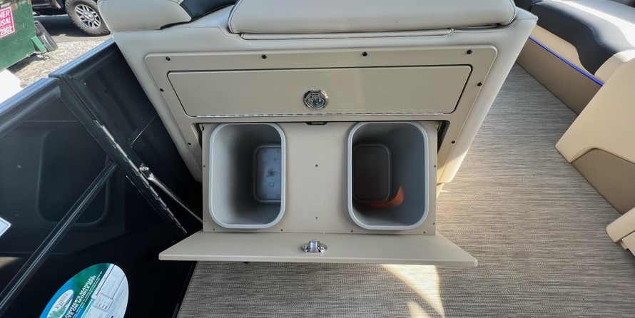 Berkshire 25E STS - Tritoon In Stock