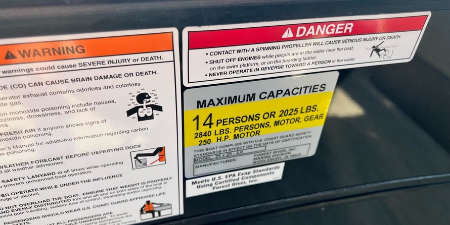 Berkshire 25E STS - Tritoon In Stock