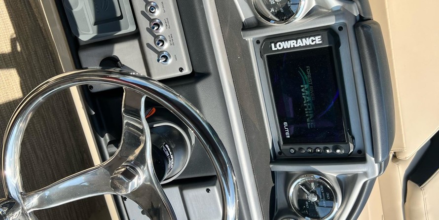 Berkshire 25E STS - Tritoon In Stock