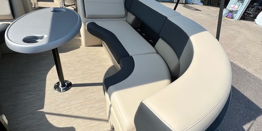 Berkshire 25E STS - Tritoon In Stock