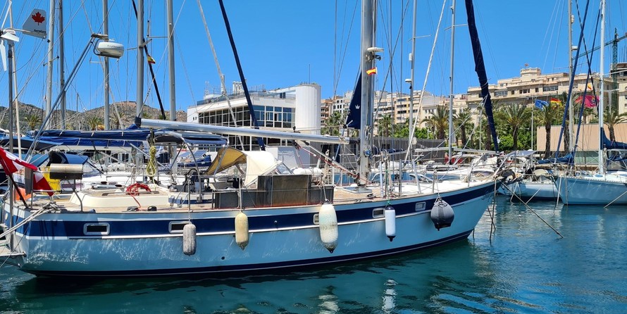 Hallberg-Rassy 42E