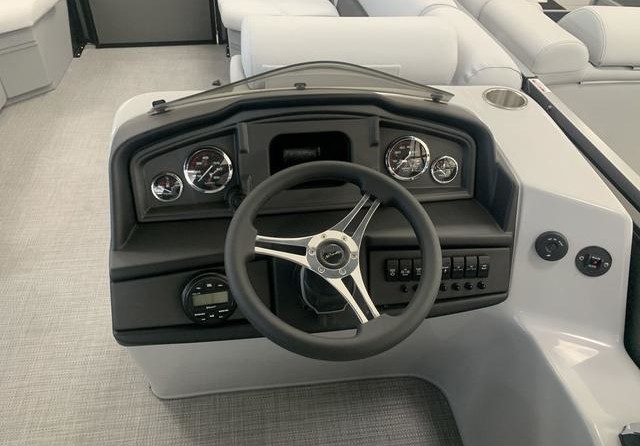 Premier Pontoons Navigator 220