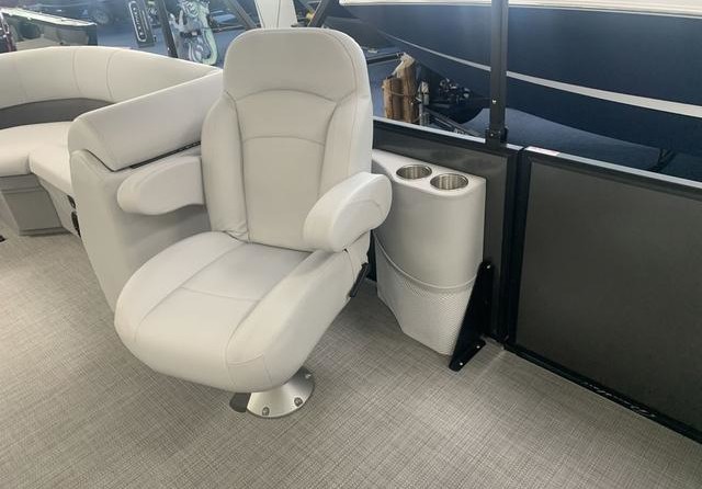 Premier Pontoons Navigator 220