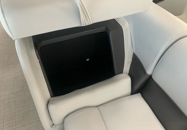 Premier Pontoons Navigator 220