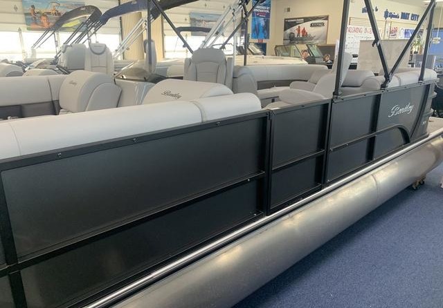 Premier Pontoons Navigator 220