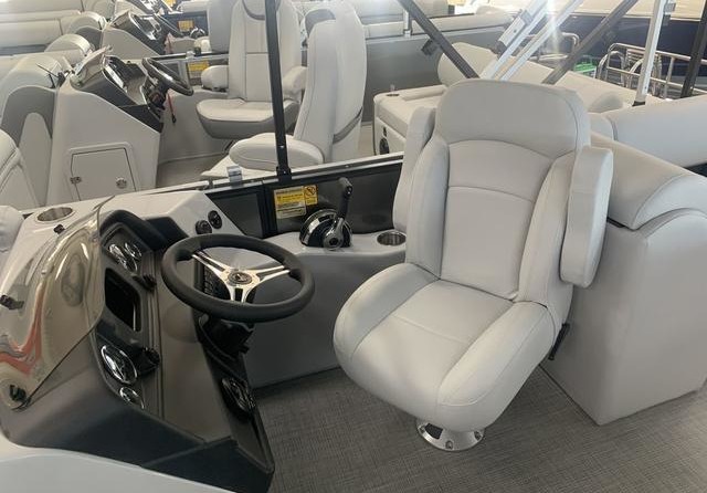 Premier Pontoons Navigator 220