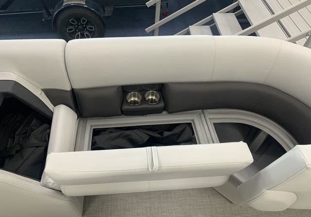 Premier Pontoons Navigator 220