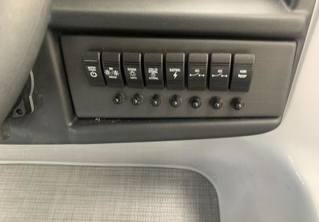 Premier Pontoons Navigator 220