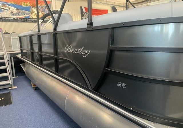 Premier Pontoons Navigator 220