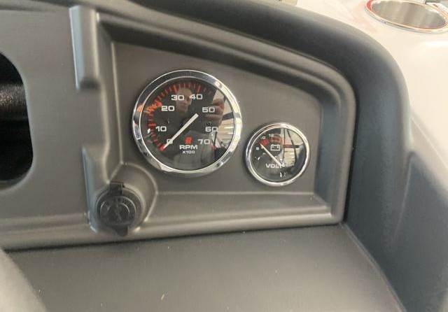 Premier Pontoons Navigator 220