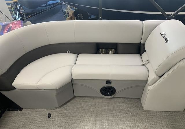 Premier Pontoons Navigator 220