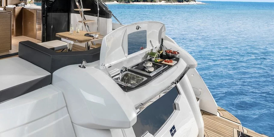 Bavaria R55 Fly