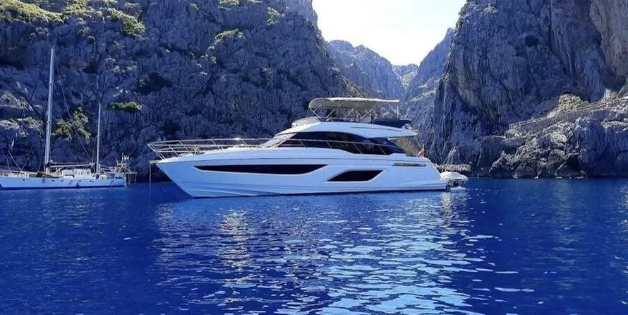 Bavaria R55 Fly