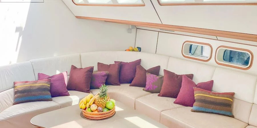 100 ft Length Luxury Yacht