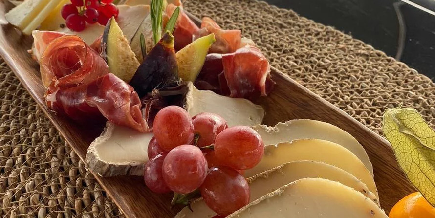 100 ft Length Luxury Yacht