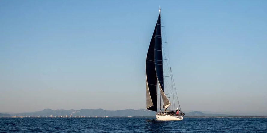 100 ft Length Luxury Yacht