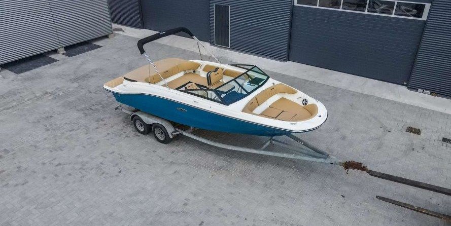 Sea Ray SPX 210
