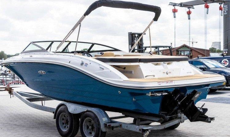 Sea Ray SPX 210