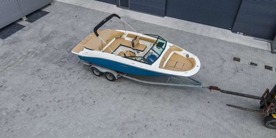 Sea Ray SPX 210