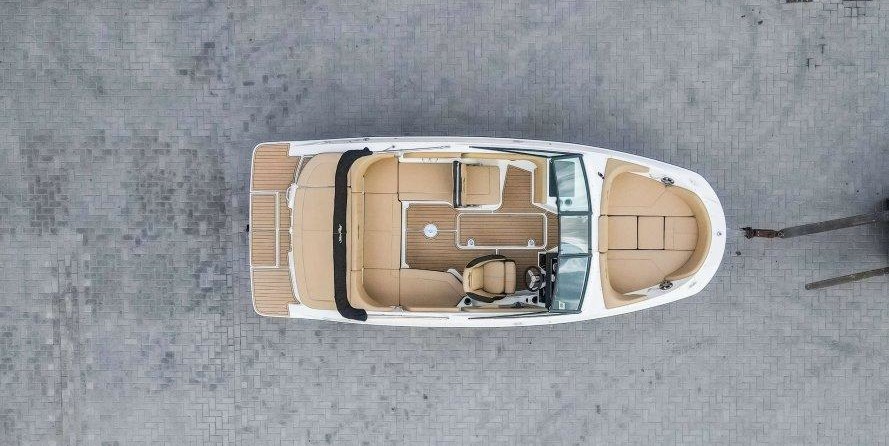 Sea Ray SPX 210