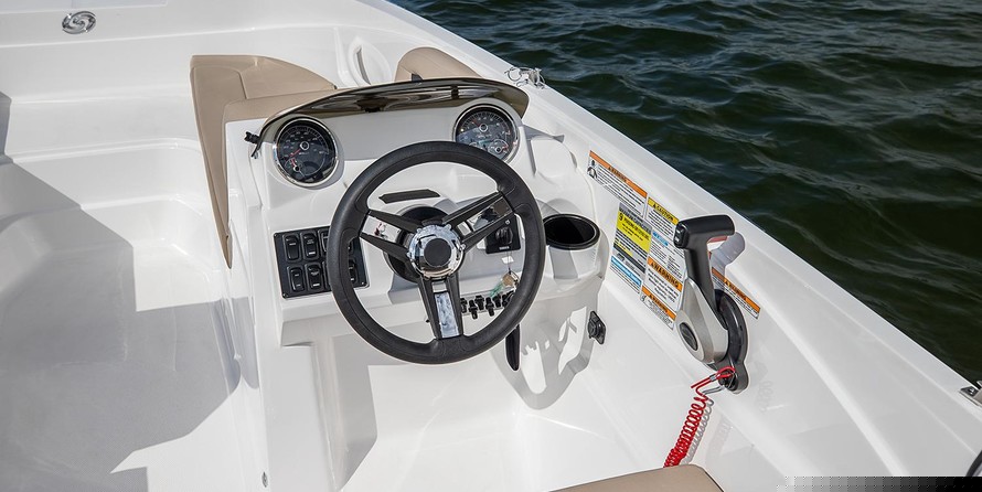 Hurricane SunDeck Sport 185 OB