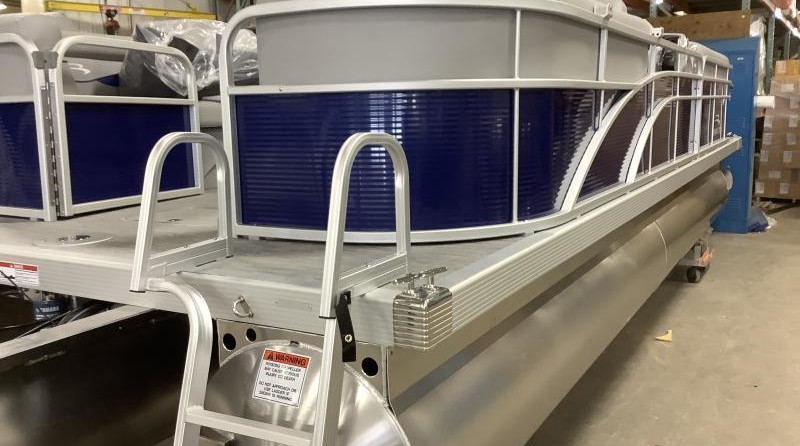 Bennington 24 sbrx