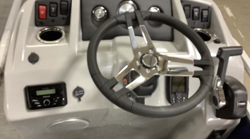 Bennington 24 sbrx