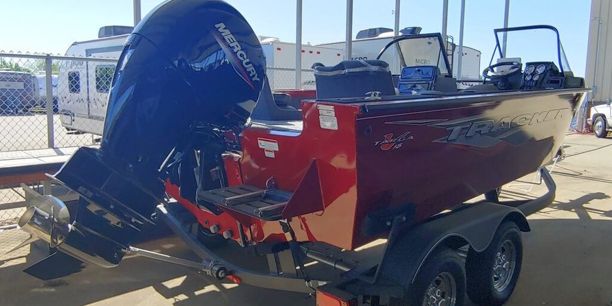 Tracker Targa V-18 WT