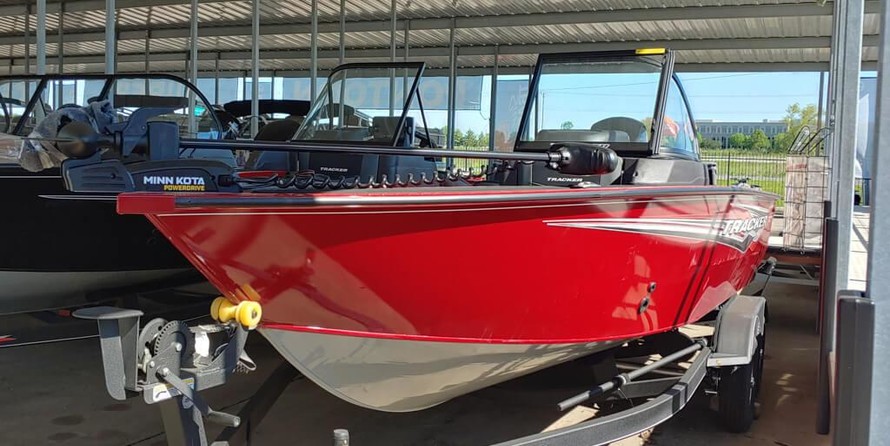 Tracker Targa V-18 WT